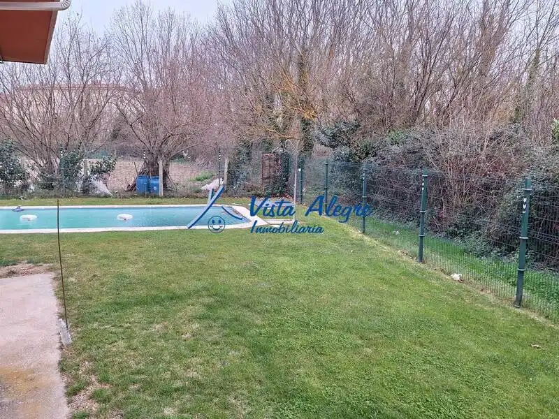 Piso en venta en Anguciana con Calefacción, Trastero y Piscina