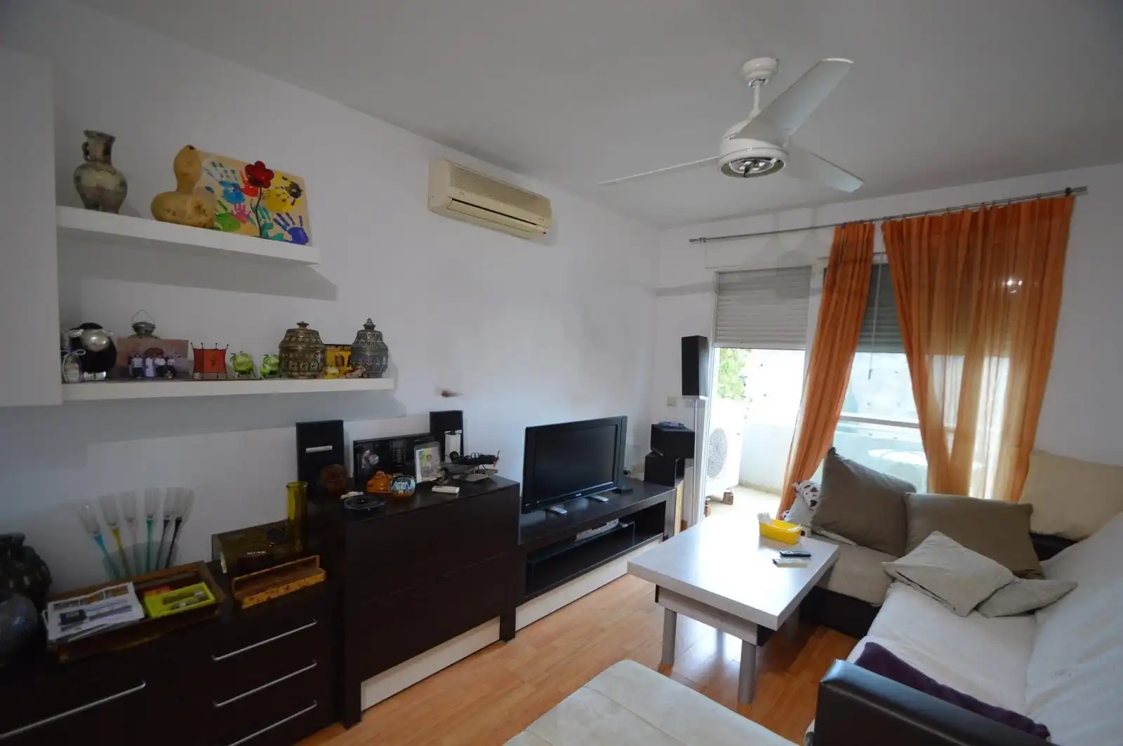 Sala de estar de Dúplex en venta en Benicarló con Aire acondicionado, Calefacción y Terraza