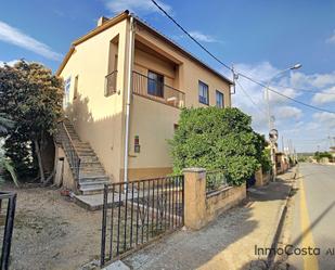 Vista exterior de Casa o xalet en venda en Verges amb Jardí privat