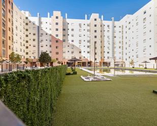 Vista exterior de Apartament en venda en  Sevilla Capital amb Aire condicionat, Calefacció i Piscina comunitària