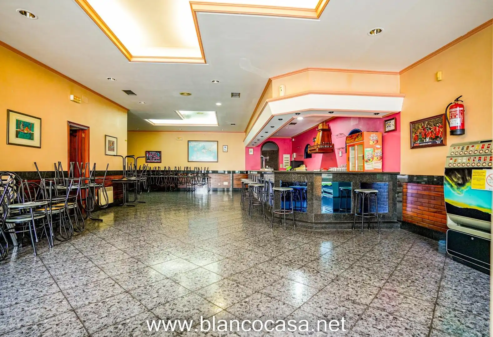 Commercial properties for rent in A Laracha    with Furnished