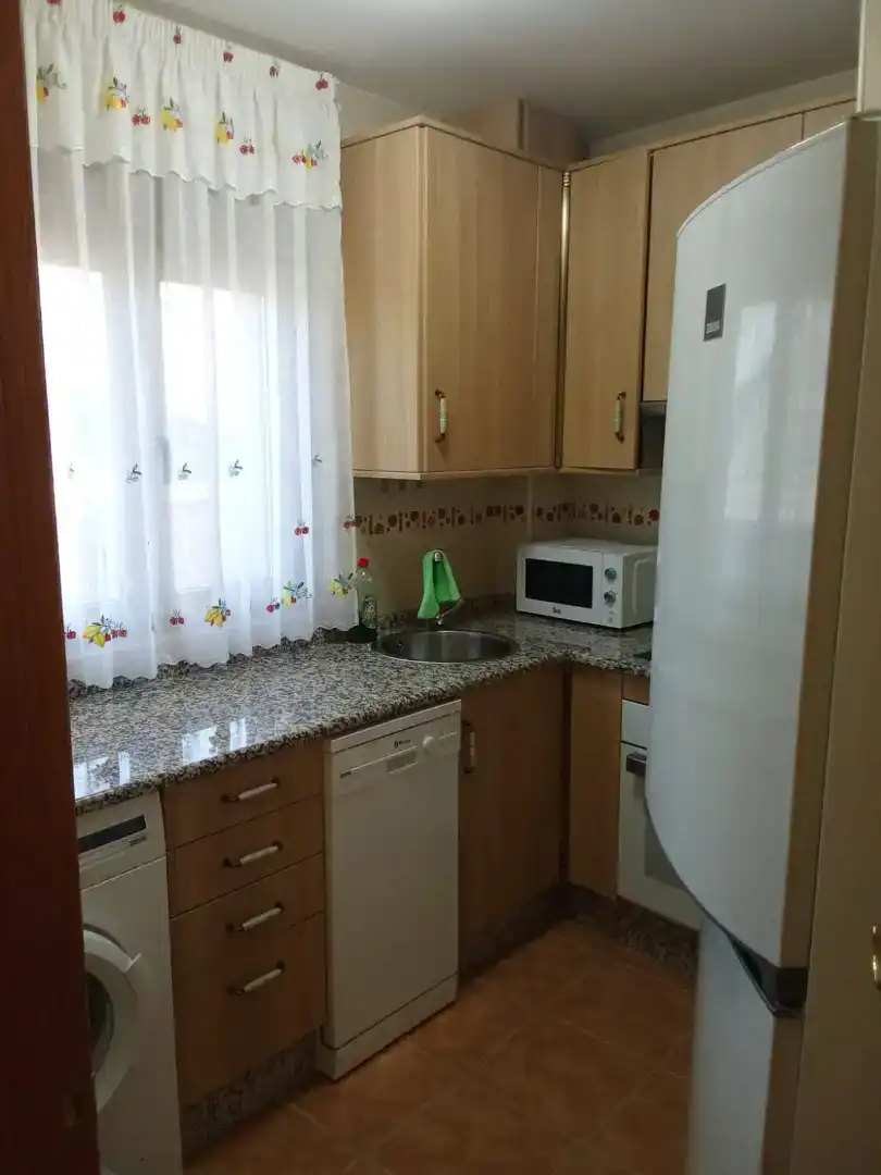 Cuina de Casa adosada en venda en San Justo amb Jardí privat, Traster i Moblat