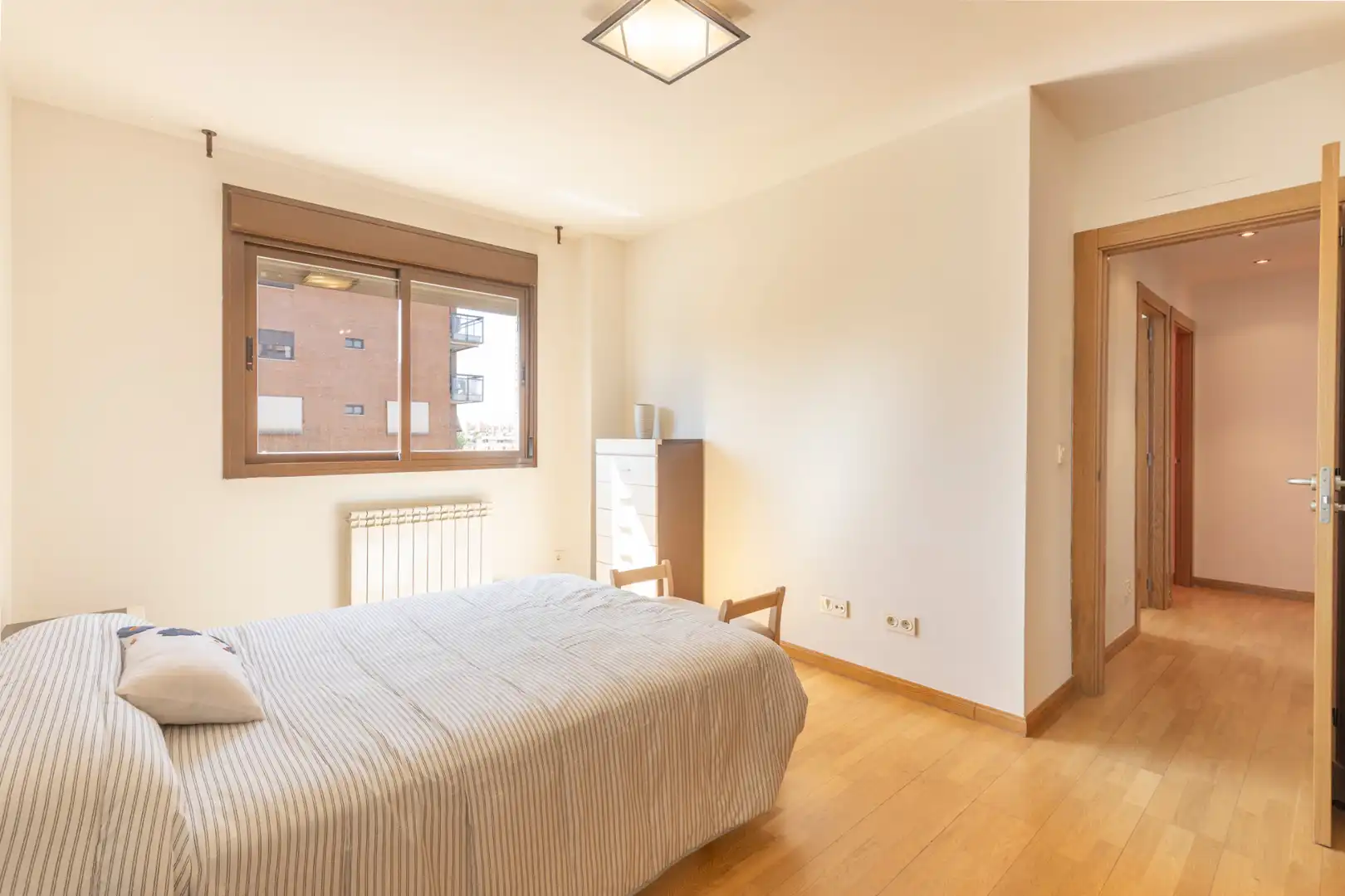 Bedroom of Flat for rent in Granada  with Air Conditioner, Heating and Parquet flooring