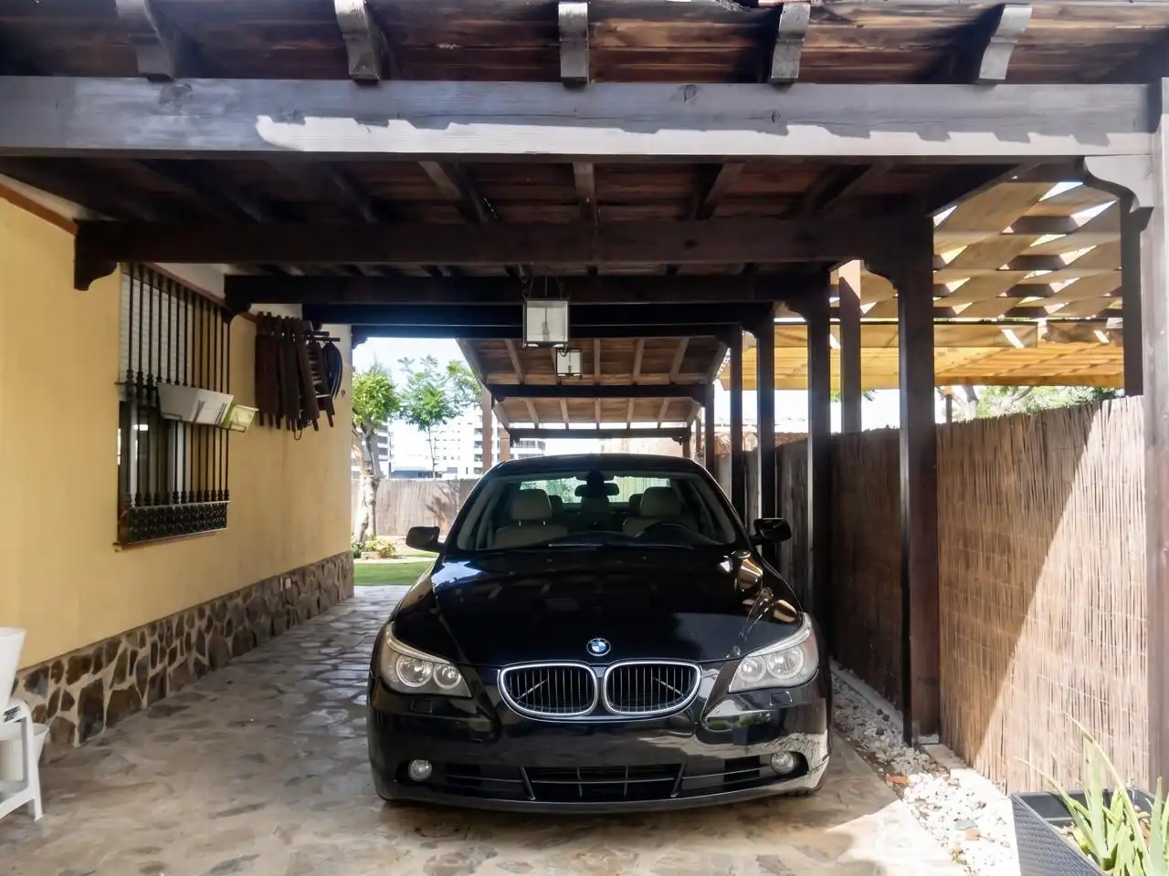 Aparcament de Casa o xalet en venda en Montequinto amb Aire condicionat, Jardí privat i Terrassa