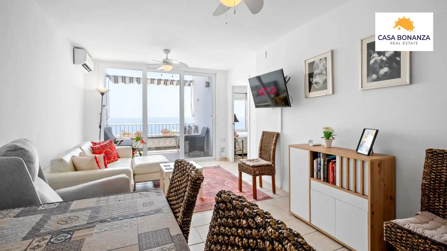 Sala d'estar de Apartament en venda en Almuñécar amb Aire condicionat, Terrassa i Traster