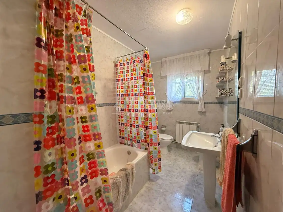 Baño de Casa o chalet en venta en Serracines con Calefacción, Jardín privado y Terraza