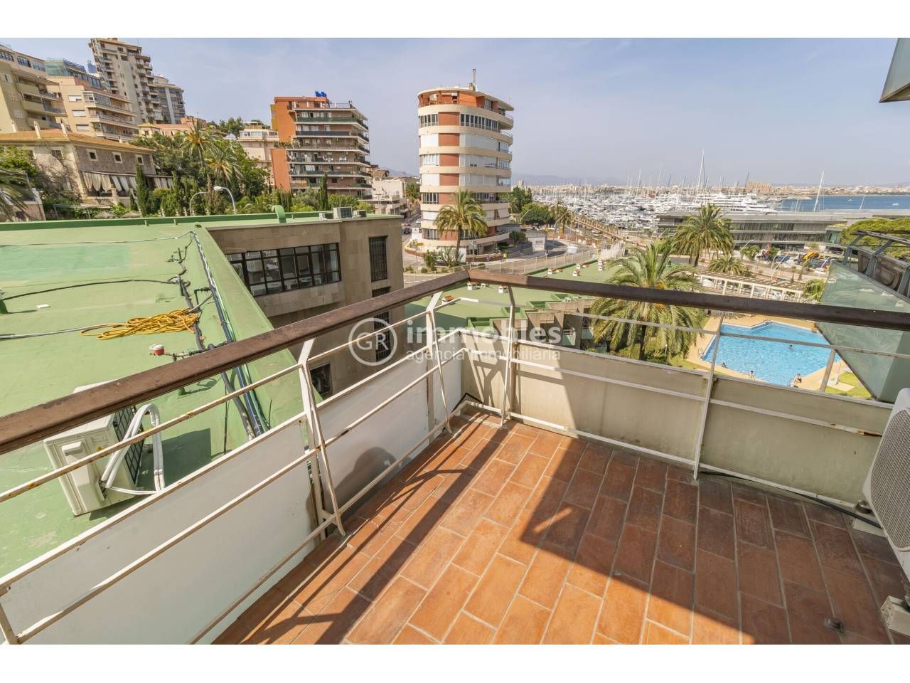 Exterior view of Apartment for sale in  Palma de Mallorca  with Air Conditioner, Heating and Storage room