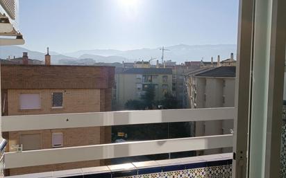 Vista exterior de Àtic de lloguer en  Granada Capital amb Aire condicionat i Terrassa