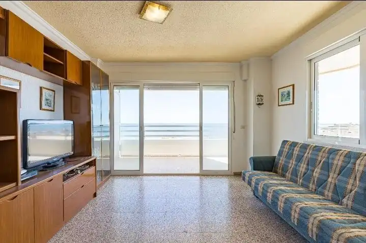 Sala de estar de Apartamento en venta en Torrevieja con Terraza y Amueblado