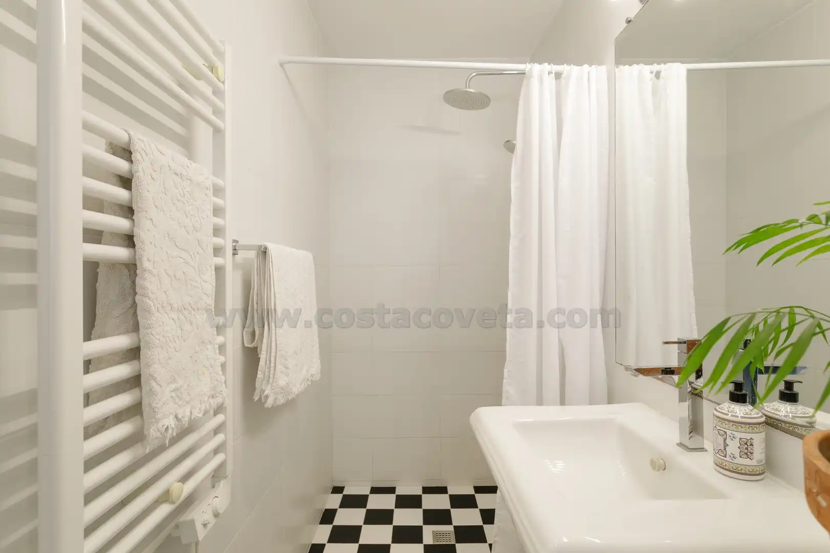 Bathroom of Detached homes for sale in El Campello  with Air Conditioner, Private garden and Terrace