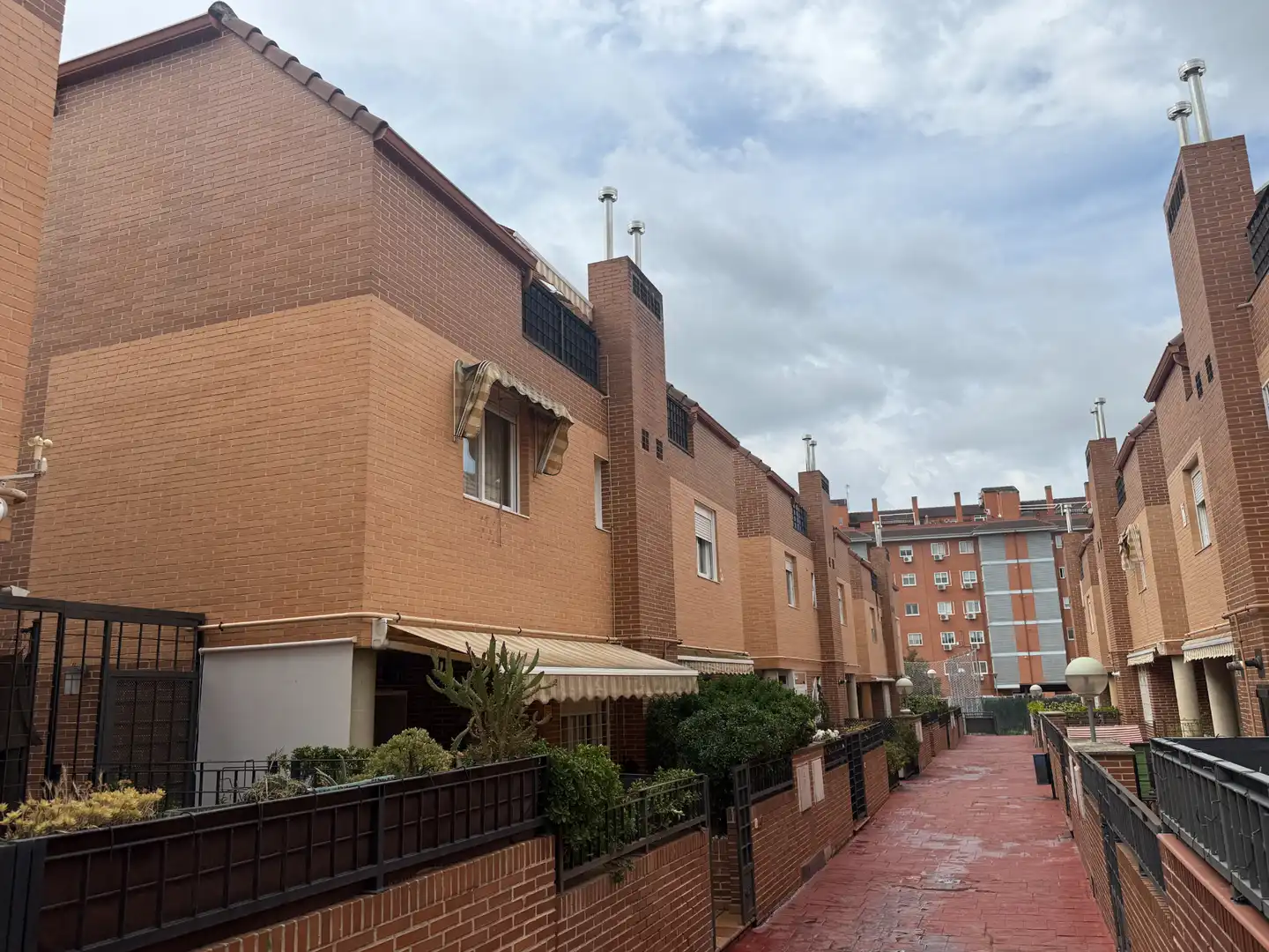 Exterior view of Houses for sale in Alcalá de Henares  with Air Conditioner, Heating and Private garden