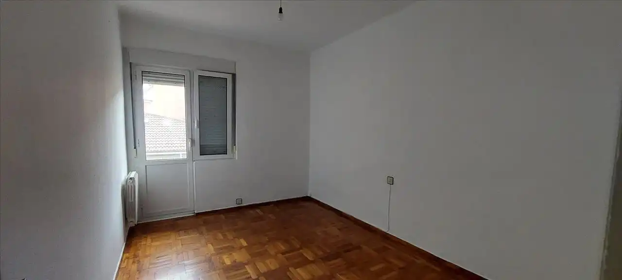 Dormitori de Pis en venda en Aller amb Balcó