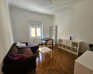 Living room of Flat to rent in  Madrid Capital  with Air Conditioner, Heating and Furnished