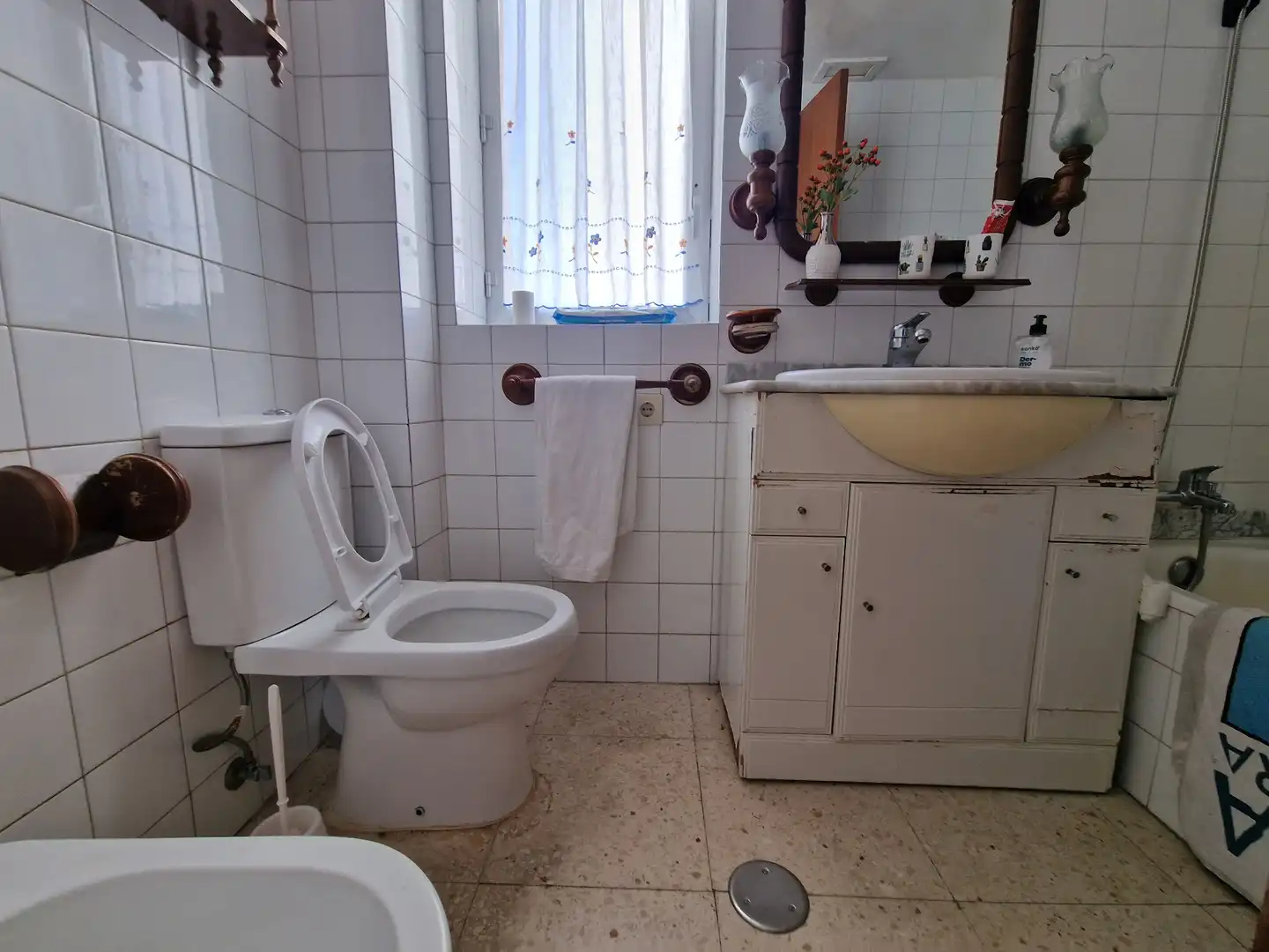 Badezimmer von Wohnung zum Verkauf in Ferrol mit Terrasse und Abstellraum