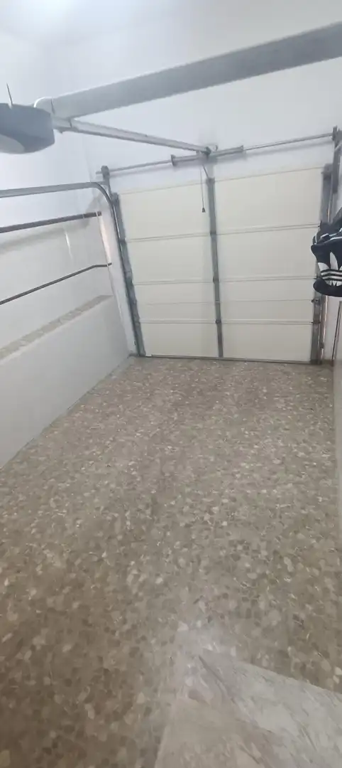 Casa adosada en venda en Algeciras amb Aire condicionat, Moblat i Alarma