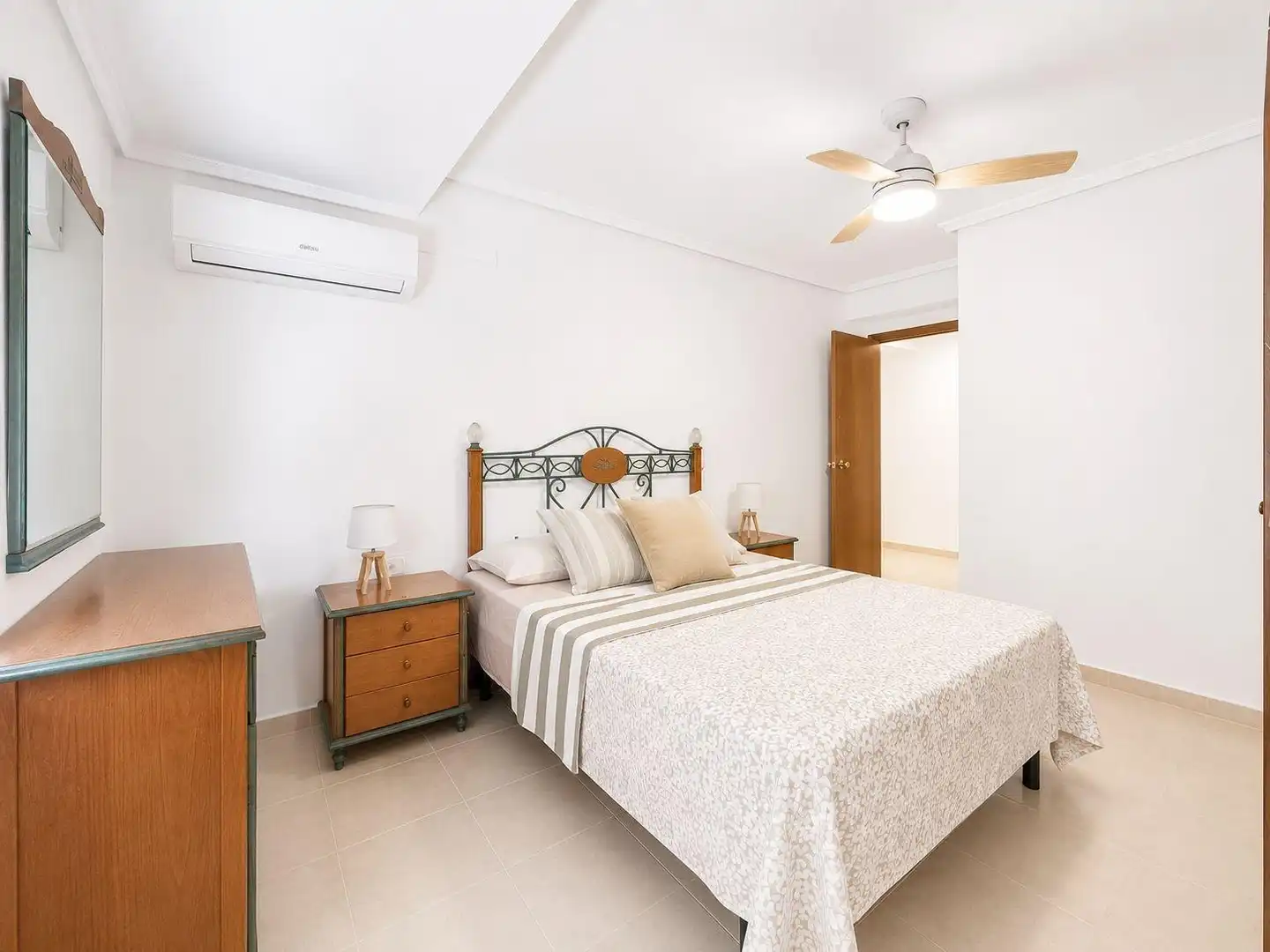 Habitación de Piso en venta en Valencia con Aire acondicionado y Balcón