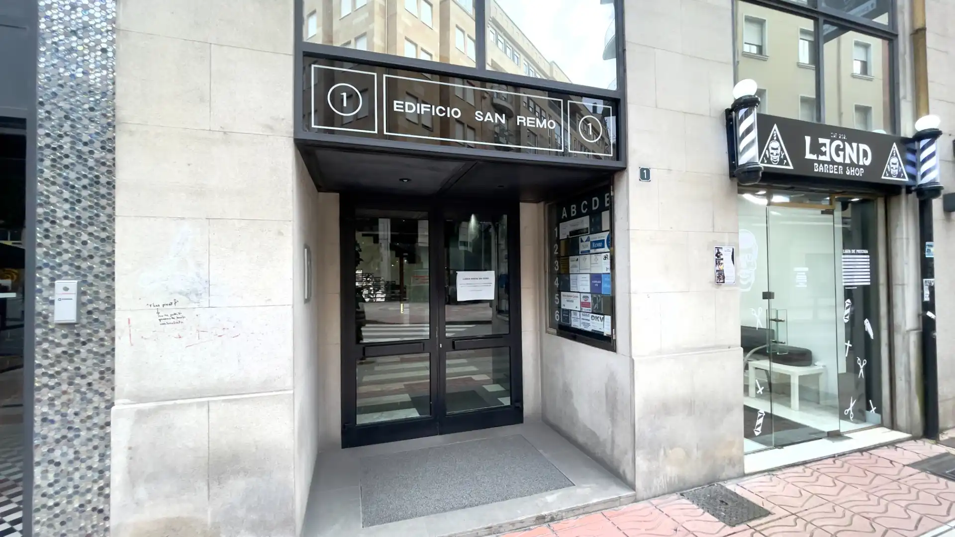Außenansicht von Büro zum Verkauf in Ponferrada mit Klimaanlage, Heizung und Möbliert