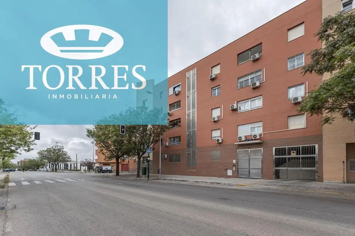 Exterior view of Flat for rent in Granada  with Air Conditioner and Heating