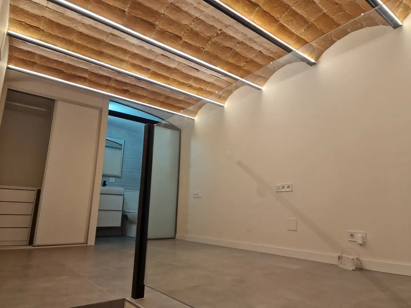 Study for sale in Barcelona  with Oven and Alarm