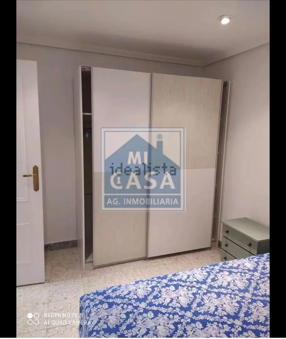 Dormitori de Pis de lloguer en Mérida amb Calefacció, Terrassa i Moblat