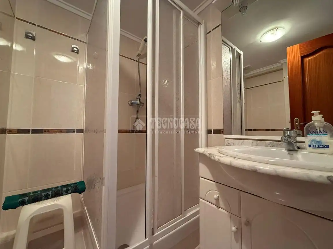 Baño de Piso en venta en Valencia con Aire acondicionado