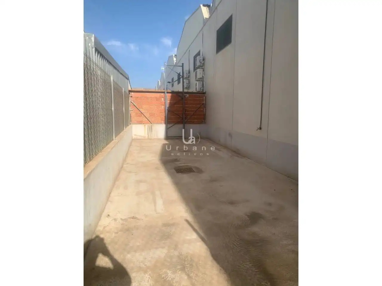 Terrassa de Nau industrial en venda en Murcia