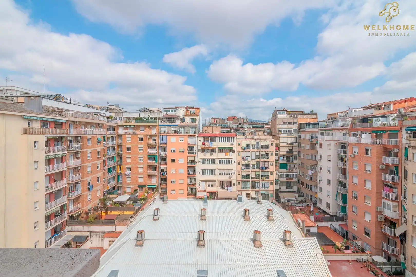 Vista exterior de Ático en venta en Barcelona con Aire acondicionado, Calefacción y Terraza