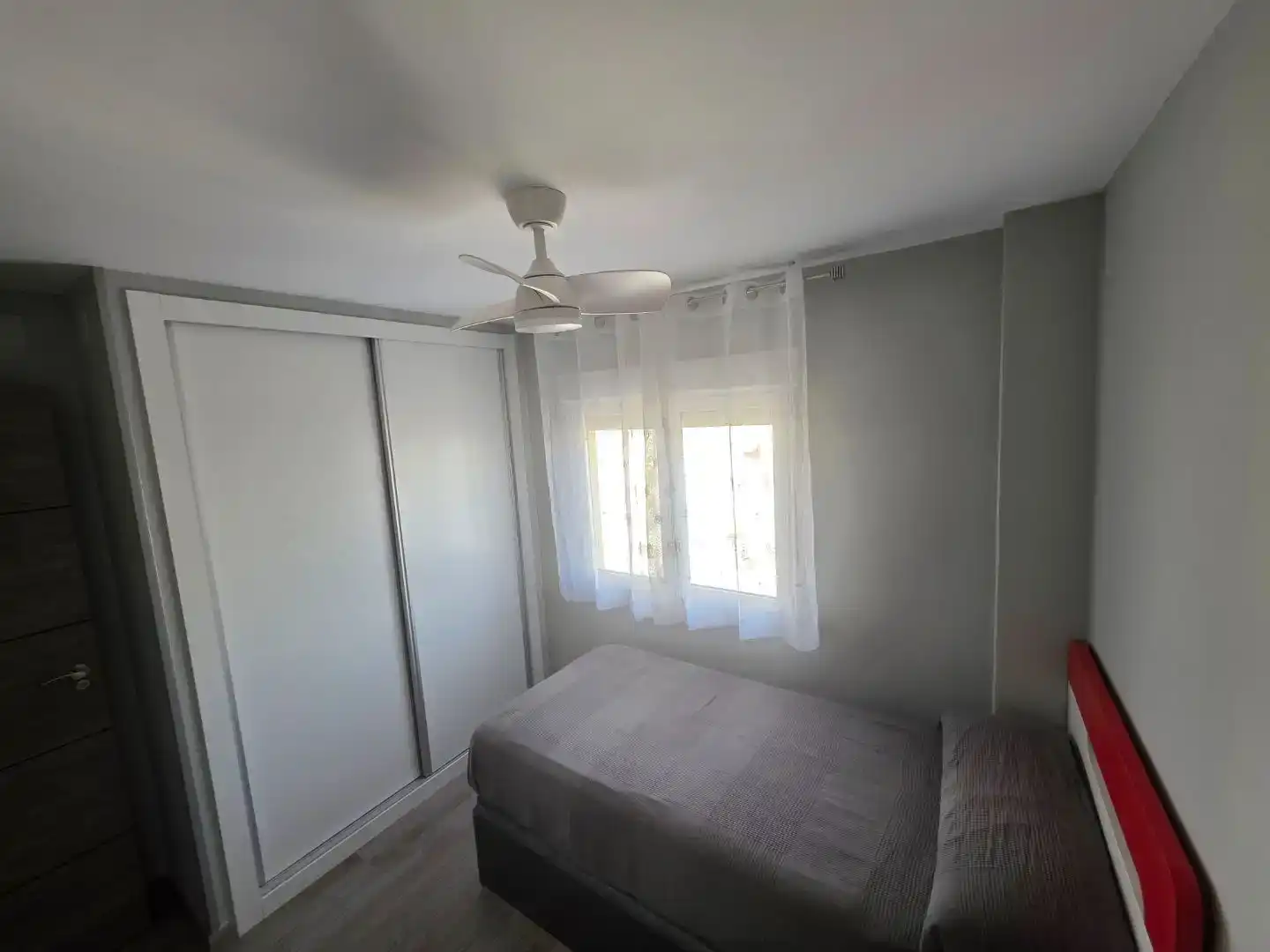 Schlafzimmer von Wohnung zur Miete in Gandia mit Klimaanlage, Schwimmbad und Möbliert
