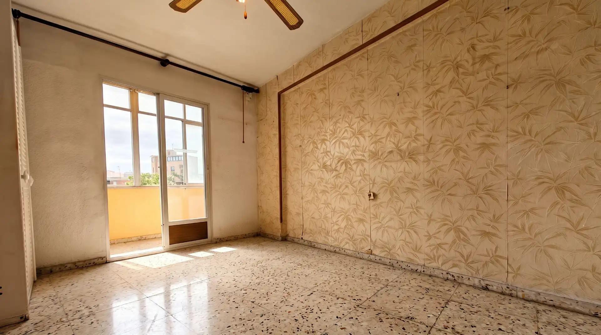 Sala de estar de Piso en venta en Alicante / Alacant con Calefacción, Amueblado y Horno