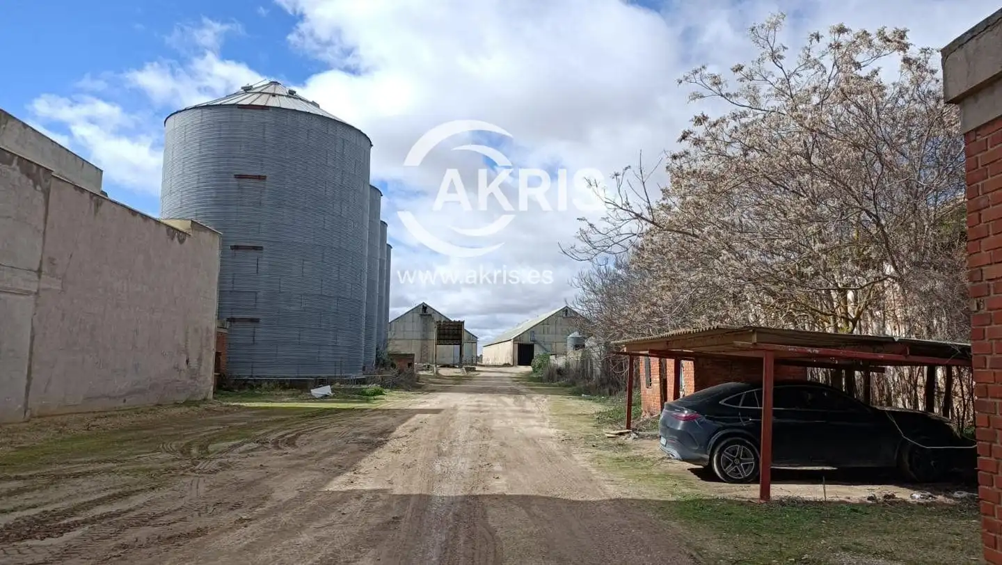 Industrial building for sale in Calle San Fernando, imagen 3