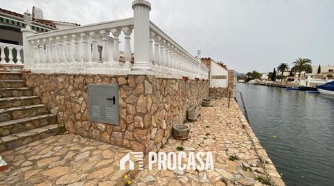 Casa al canal ancho, amarre 24 m, 1079m2 de terreno, imatge 2