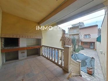 Maison mitoyenne avec piscine à vendre à FIGUERES
