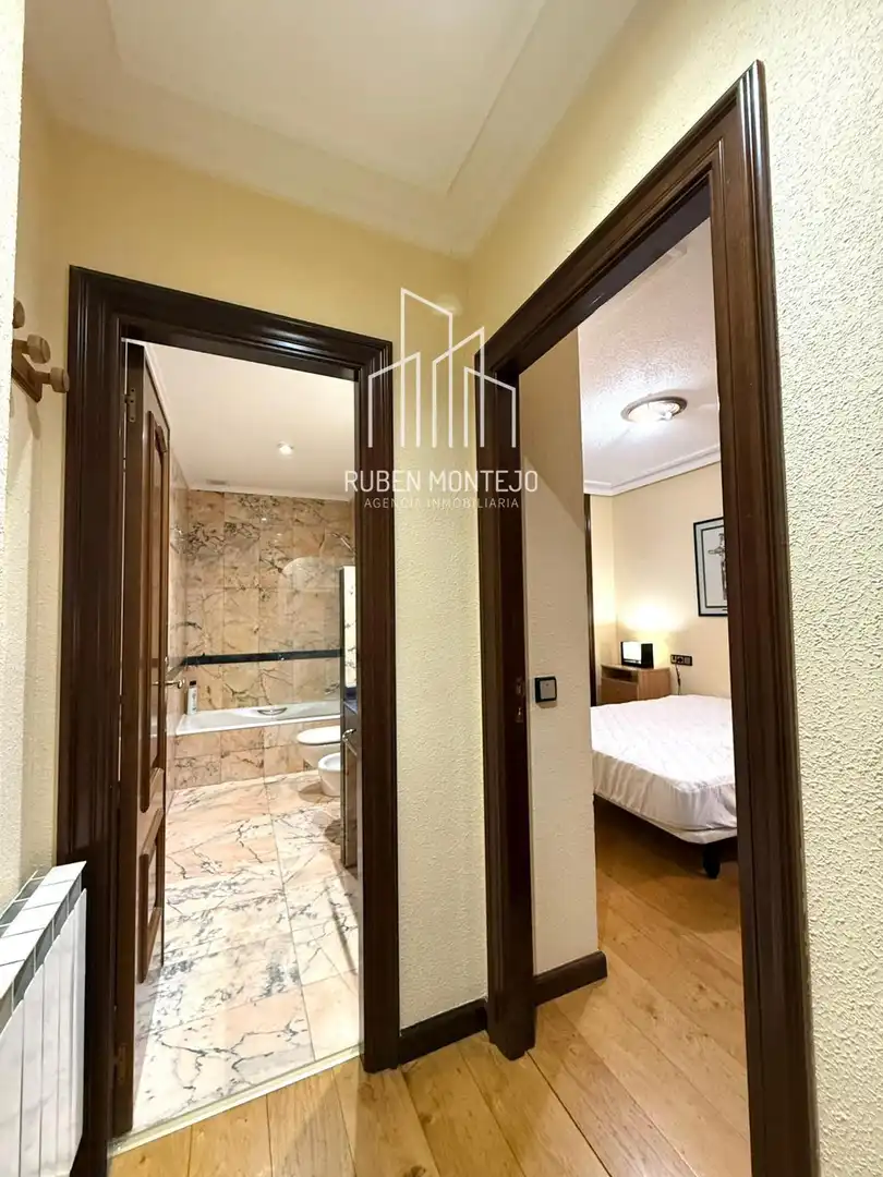 Badezimmer von Wohnung zur Miete in Salamanca mit Heizung, Parkett und Terrasse