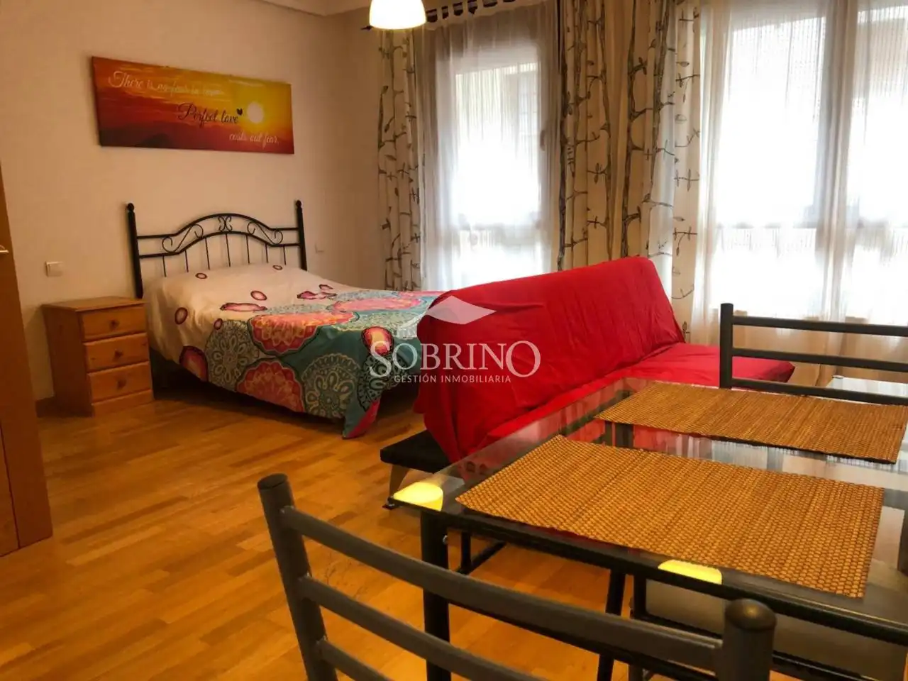 Dormitori de Apartament en venda en Llanes amb Parquet, Traster i Piscina comunitària