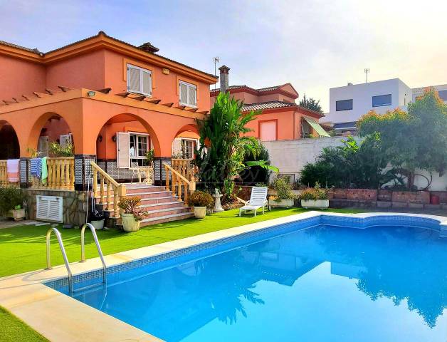 Casa-chalet en Venta en Cedros en Los Pinos