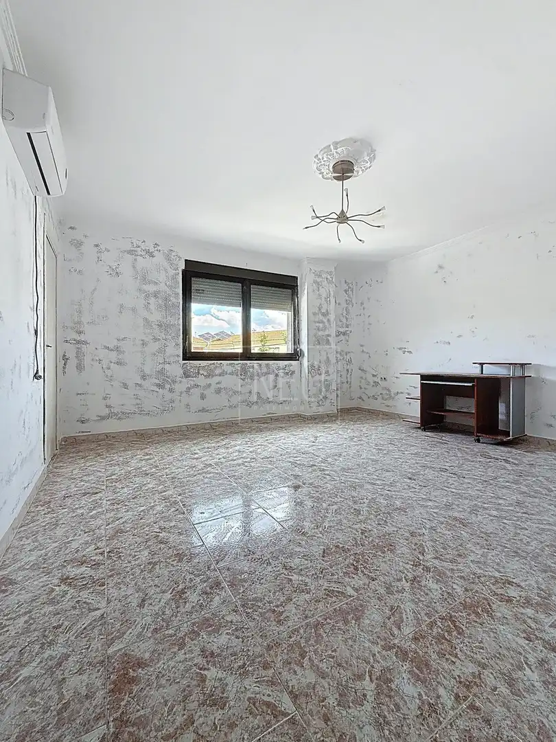 Habitación de Casa adosada en venta en Vegas del Genil con Aire acondicionado y Balcón