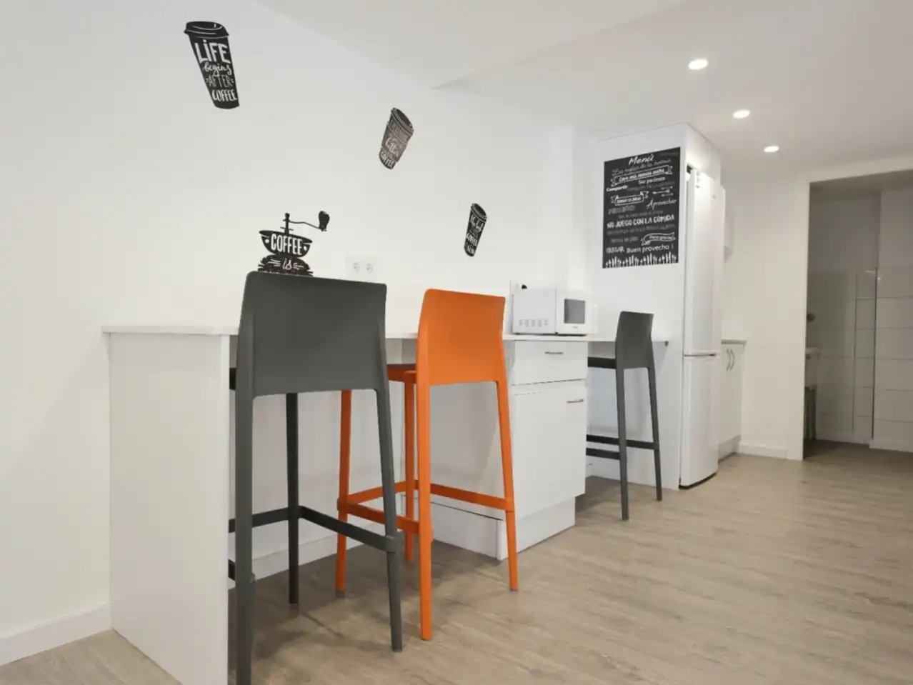 Cocina de Oficina de alquiler en Valencia con Aire acondicionado, Calefacción y Amueblado