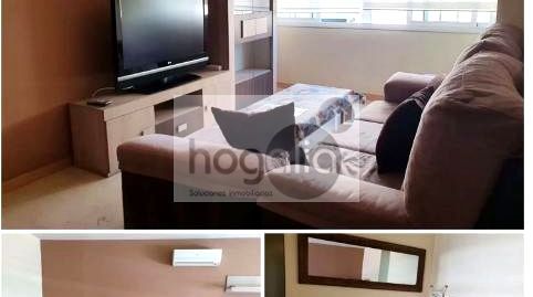 Foto 2 de Piso de alquiler en Juan XXIII - Rochelambert, Sevilla Capital