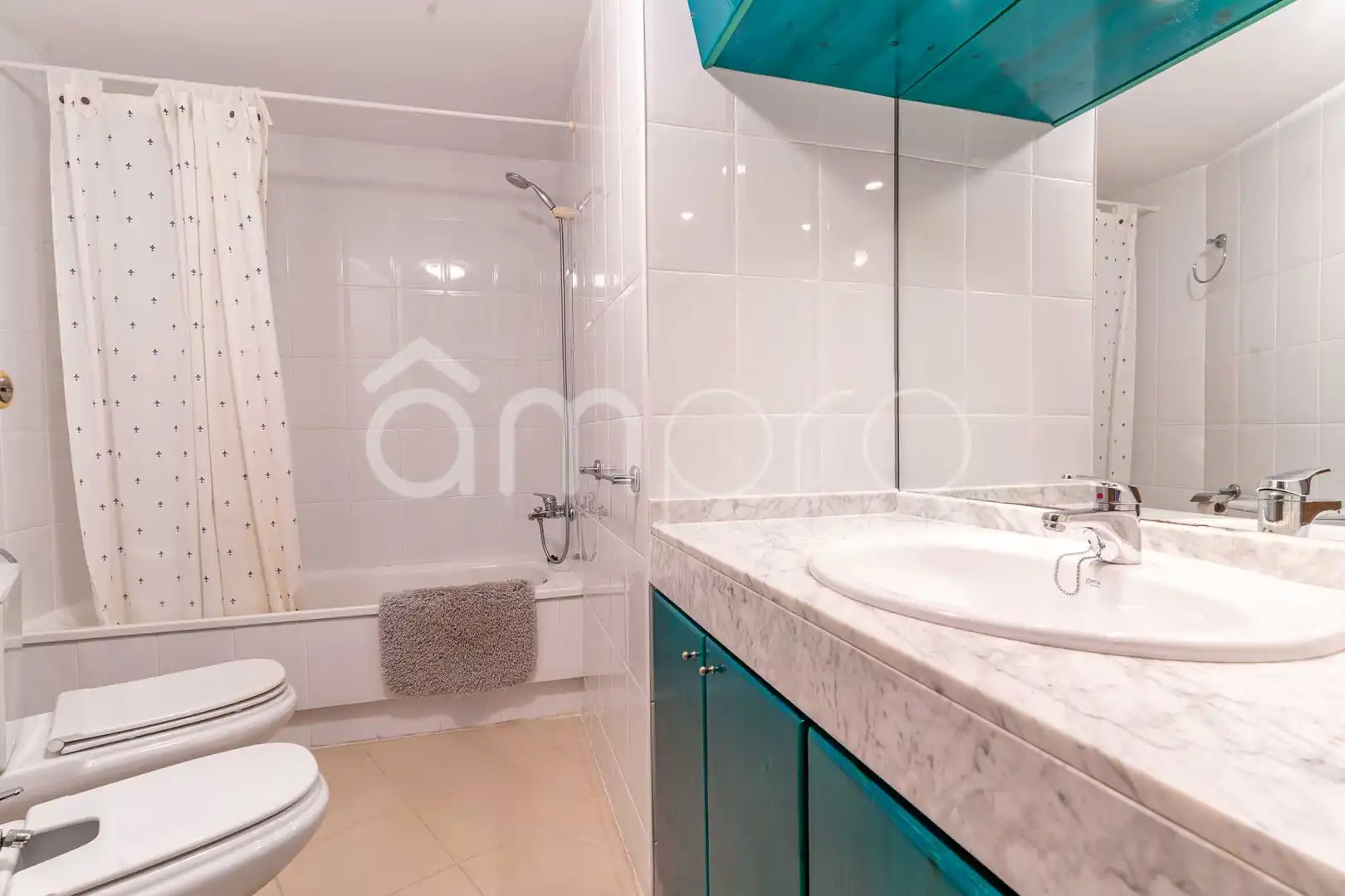 Badezimmer von Wohnung zum Verkauf in Torredembarra mit Klimaanlage, Terrasse und Schwimmbad