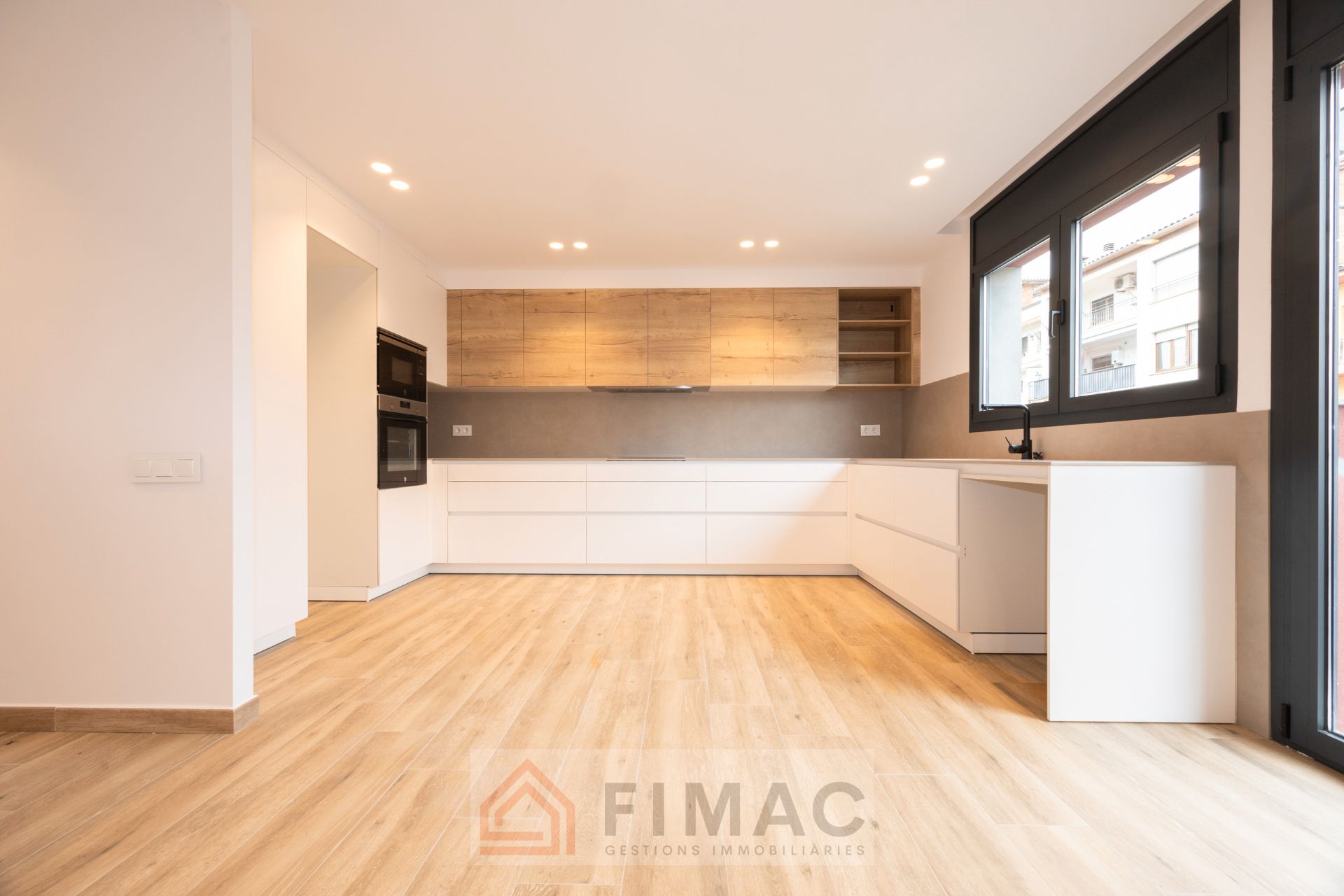 Casa adosada en venda a Carrer Montserrat, 60, Sant Vicenç de Torelló