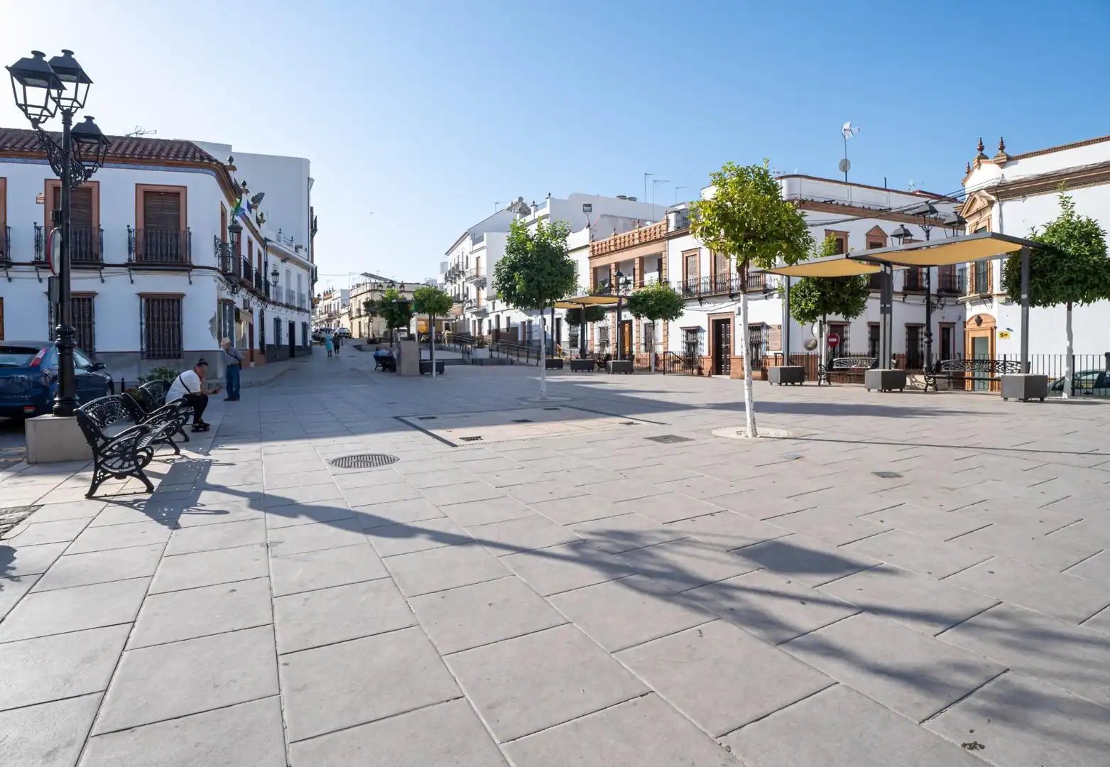 Vista exterior de Pis en venda en Cantillana amb Calefacció, Terrassa i Moblat