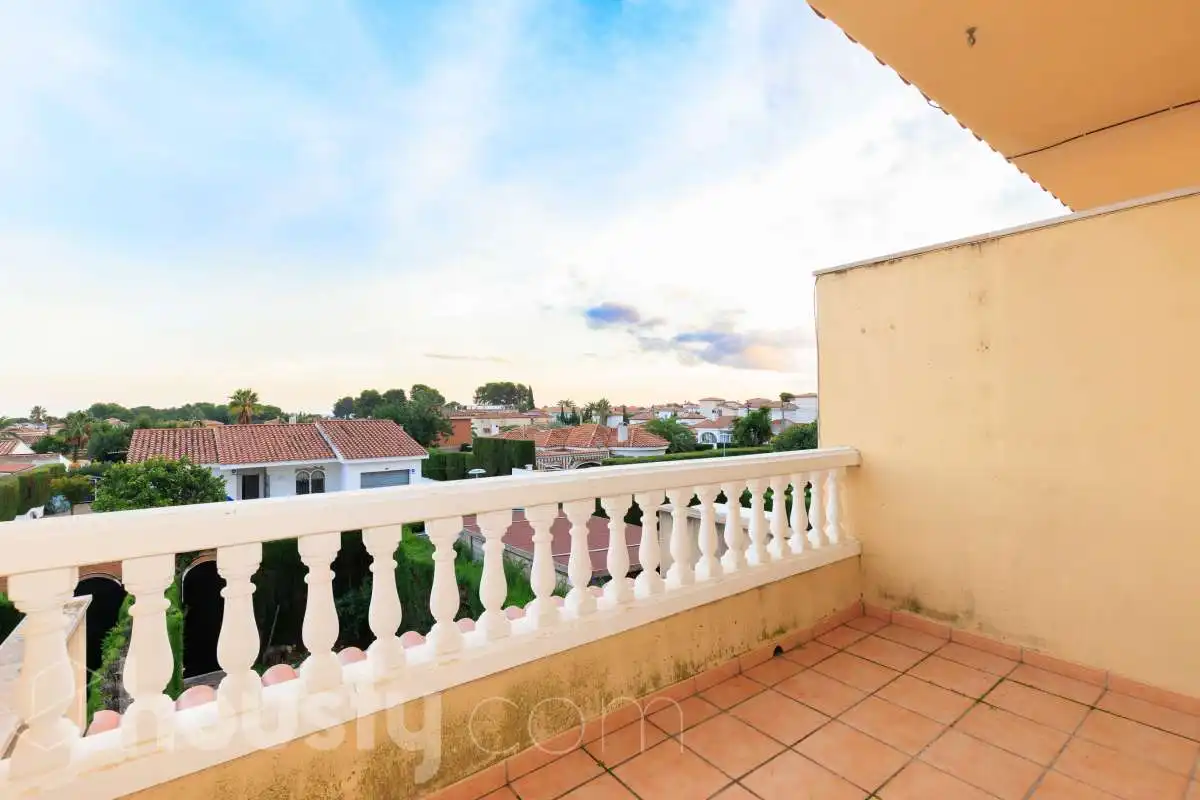 House with terrace for sale in CL De les Gardenies ., imagen 7