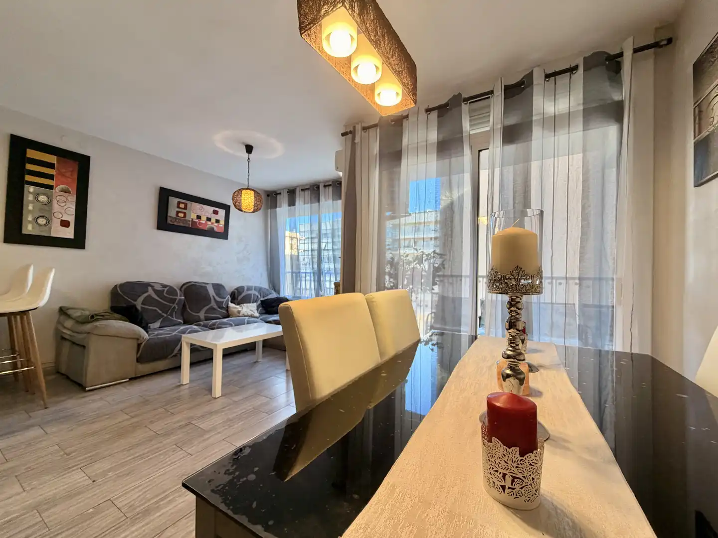 Sala de estar de Piso en venta en Vilanova i la Geltrú con Calefacción