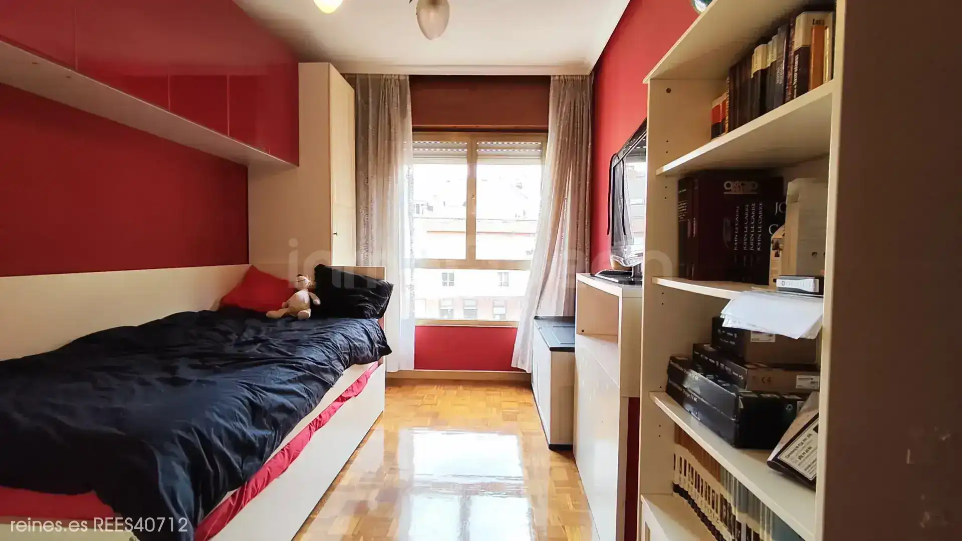 Habitación de Piso en venta en Mieres (Asturias) con Calefacción, Terraza y Amueblado
