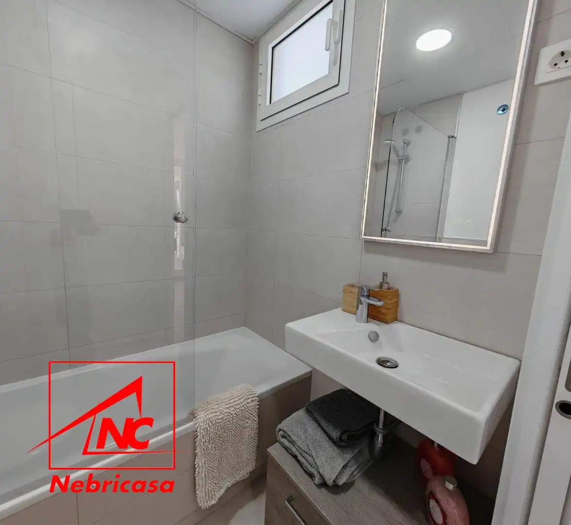 Baño de Dúplex de alquiler en Chipiona con Aire acondicionado, Calefacción y Terraza