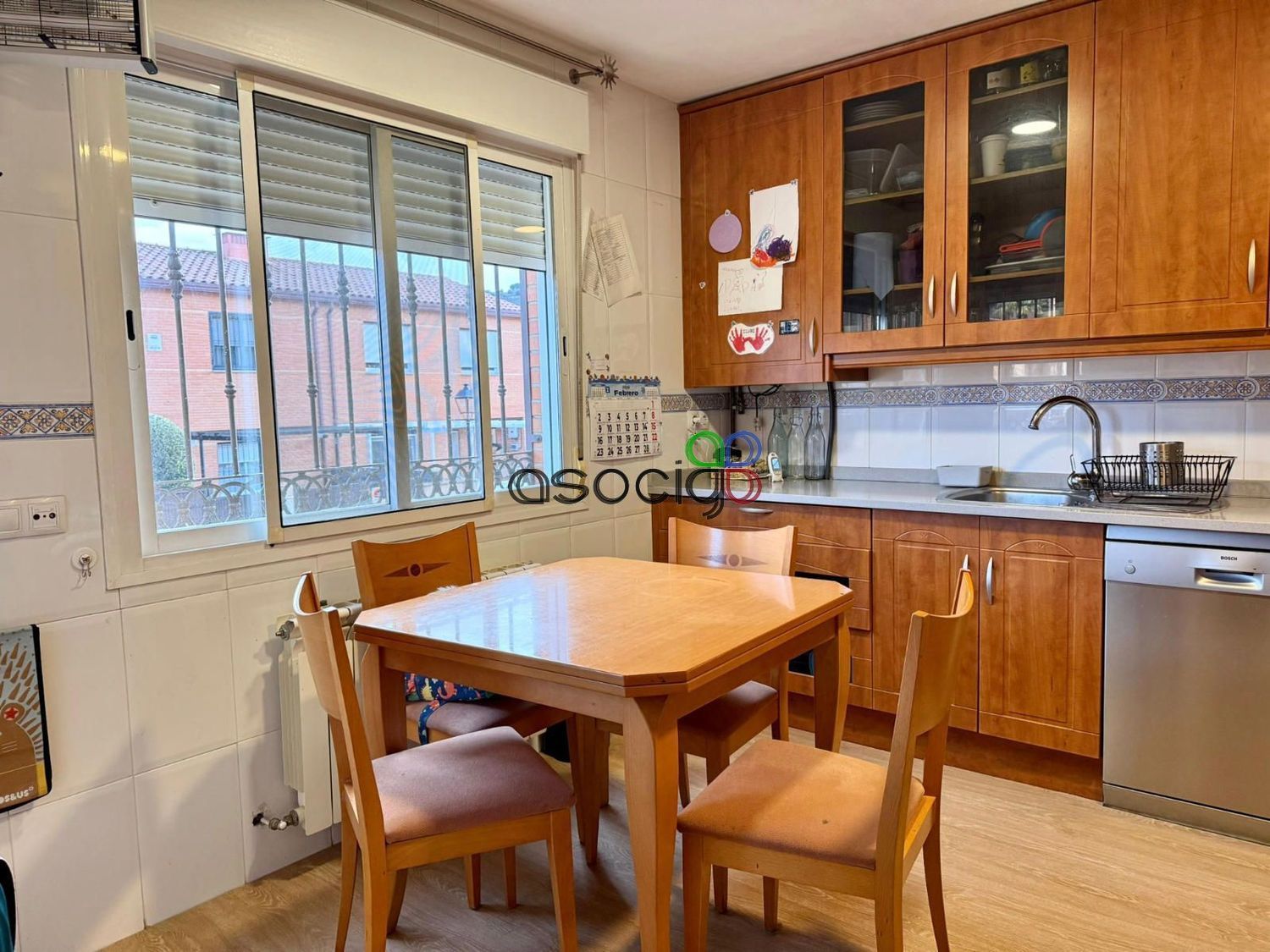 Cocina de Casa adosada en venta en Chiloeches con Calefacción, Jardín privado y Piscina