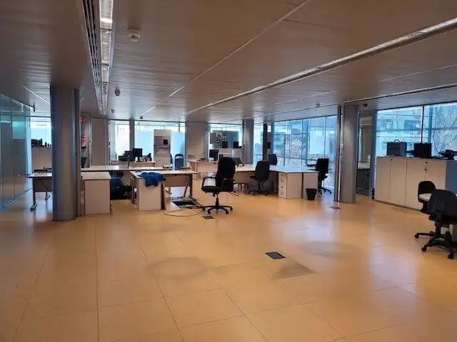 Büro zur Miete in Barcelona mit Klimaanlage, Heizung und Terrasse