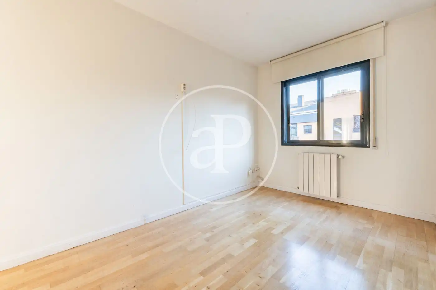 Schlafzimmer von Wohnung zum Verkauf in La Moraleja mit Klimaanlage, Heizung und Privatgarten