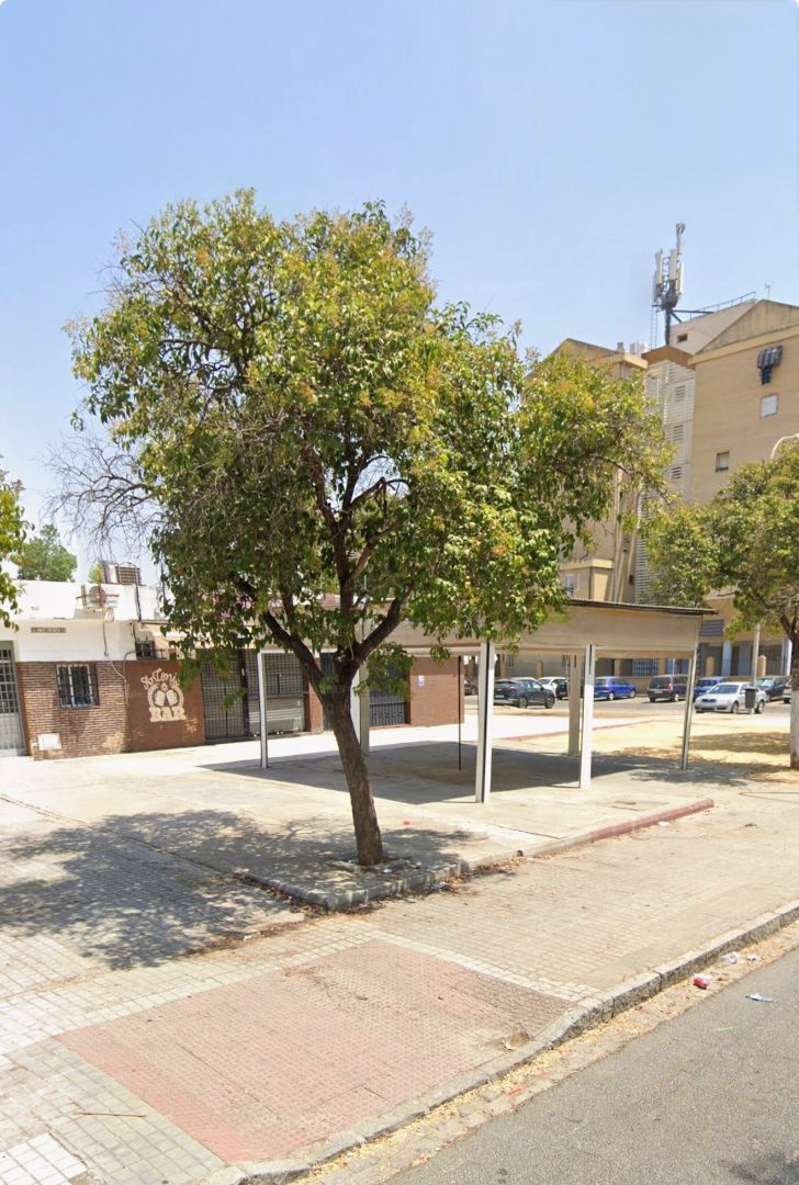 Vista exterior de Local de lloguer en  Sevilla Capital amb Aire condicionat, Calefacció i Terrassa