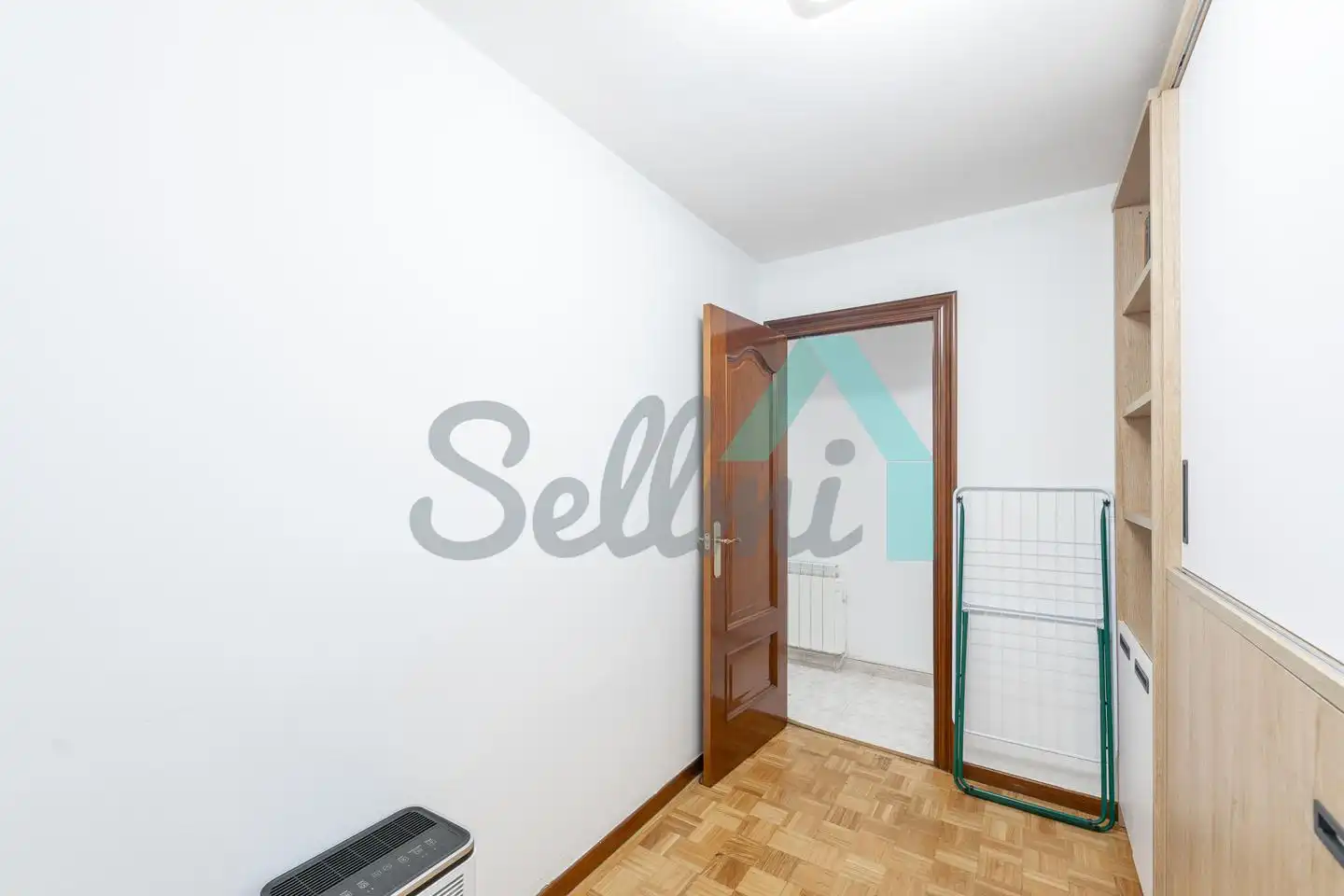 Flat for rent in Gijón   with Heating, Parquet flooring and Furnished